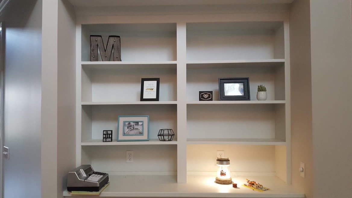 Bookshelf Makeovers - BEFORE
